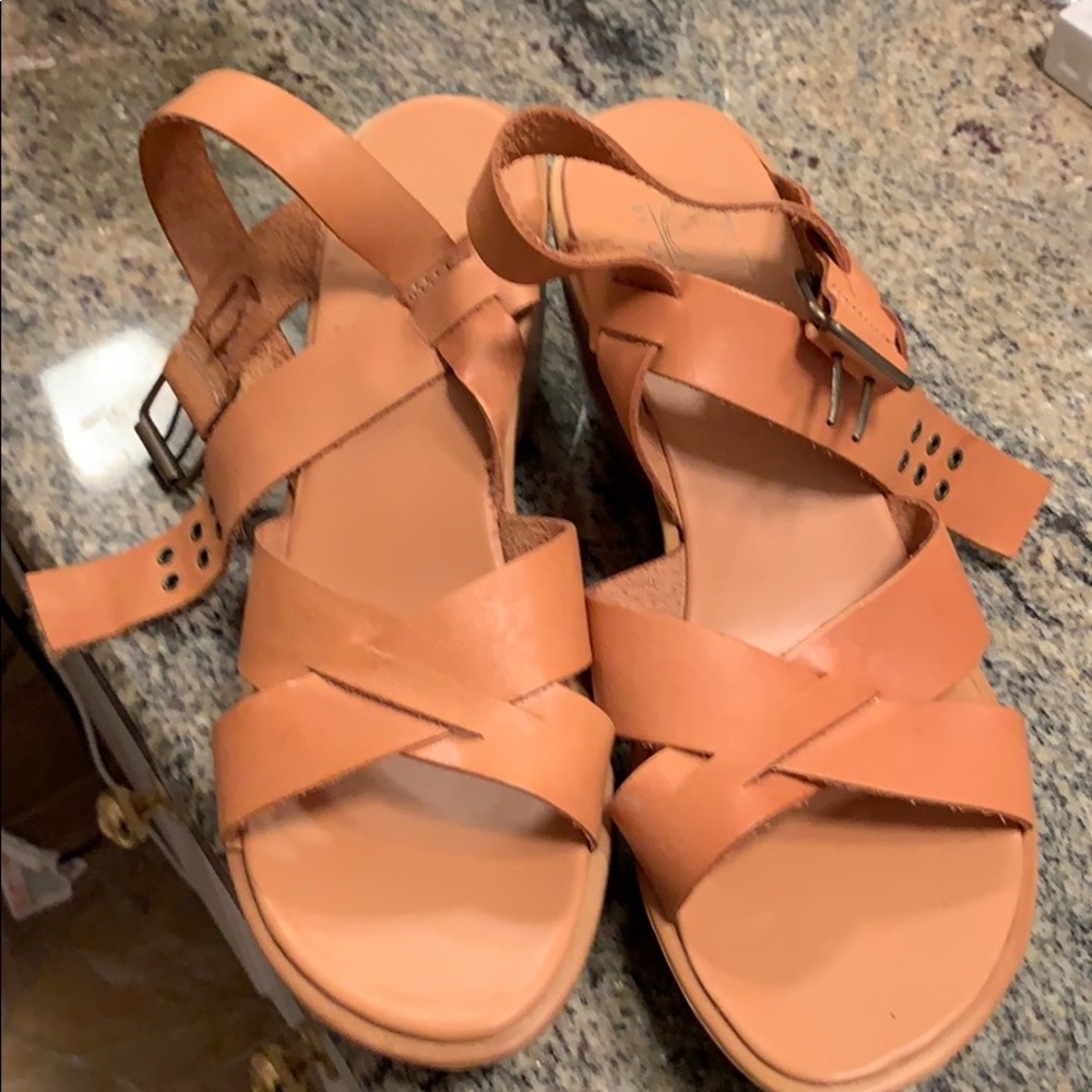 Platform sandals